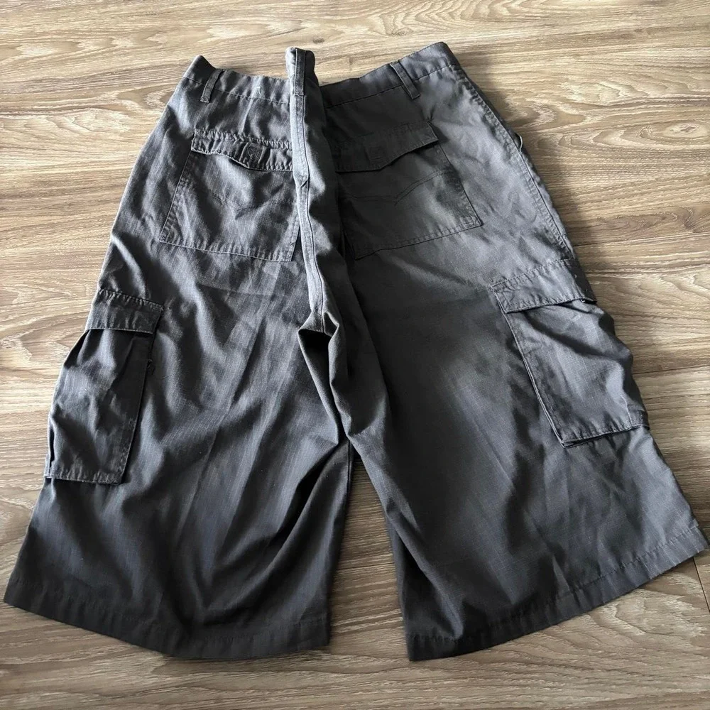 'Vintage Y2K/2000s Baggy Grey Skater Cargo Shorts! Size 44